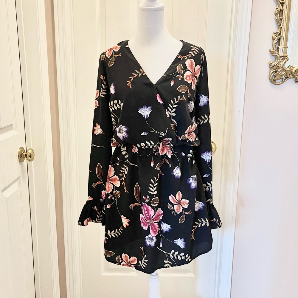 Dex Black Floral Mini Dress Long Sleeve Boho V Neck Size M